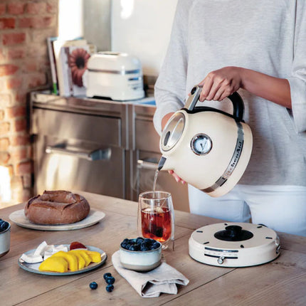 KitchenAid Artisan Βραστήρας 1.5L 3000W με Ρυθμιζόμενη Θερμοκρασία 5KEK1522BAC Almond Cream