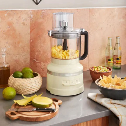 KitchenAid Πολυκόπτης Τροφίμων 400W 3,1L με 3 Φωτιζόμενο Χειριστήρια και Αρθωτό Καπάκι 5KFP1319BAC Almond Cream