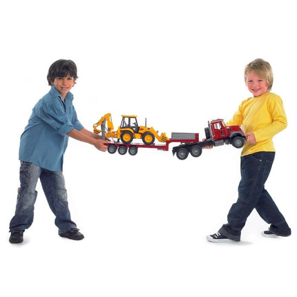 BRUDER 02813 Σετ MACK GRANITE με Ρυμουλκό Χαμηλής Φόρτωσης & Εκσκαφέα-Φορτωτή JCB 4CB Απόλυτη Δύναμη στο Εργοτάξιο