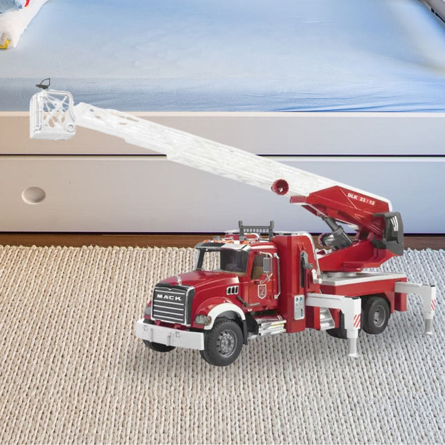 BRUDER 02821 MACK Granite με Σκάλα Πυροσβεστικό Όχημα με Πραγματική Αντλία Νερού Ρεαλιστικό Παιχνίδι Δράσης για Μικρούς Ήρωες