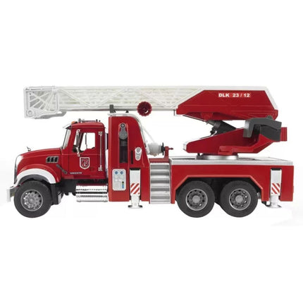 BRUDER 02821 MACK Granite με Σκάλα Πυροσβεστικό Όχημα με Πραγματική Αντλία Νερού Ρεαλιστικό Παιχνίδι Δράσης για Μικρούς Ήρωες