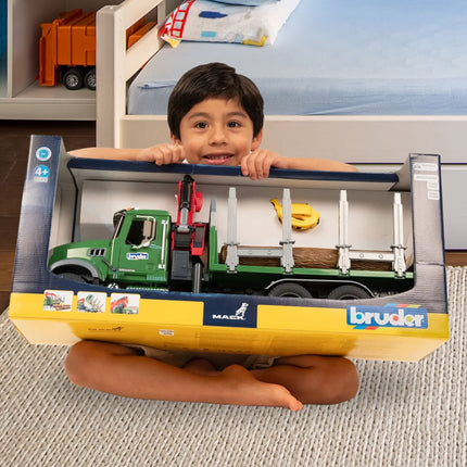 BRUDER 02824 MACK Granite Φορτηγό Μεταφοράς Ξυλείας με Γερανό & 3 Κορμούς Ρεαλιστική Εμπειρία Δασικών Εργασιών