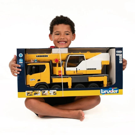 BRUDER 03571 Scania Super 560R Liebherr Γερανοφόρο Με Μονάδα Ήχου & Φωτός για Ρεαλιστική Ανύψωση
