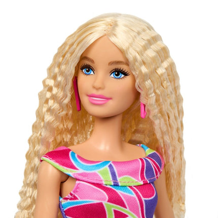 Mattel Barbie Fashionistas 223 Κούκλα 65th Anniversary με Πολύχρωμο Φόρεμα & Ξανθά Κυματιστά Μαλλιά HRH20, 3+ Ετών