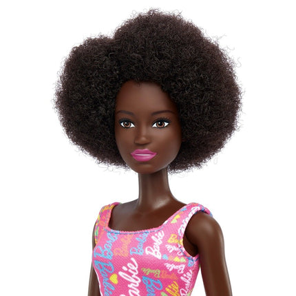 Mattel Barbie Κούκλα με Ροζ Φόρεμα & Πολύχρωμα Barbie Logos HGM58, 3+ Ετών