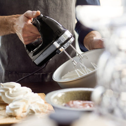 KitchenAid Μίξερ Χειρός 85W 9 Ταχυτήτων με Απαλή Εκκίνηση και Αξεσουάρ από Ανοξείδωτο Ατσάλι 5KHM9212BOB Onyx Black