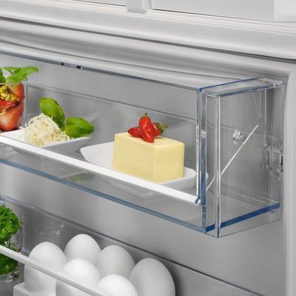 AEG 7000 Series Εντοιχιζόμενος Ψυγειοκαταψύκτης 256L με TwinTech No Frost, GreenZone, DynamicAir, FlexiShelf & Inverter, Ενεργειακή Κλάση E TSC7G181ES