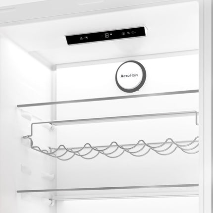 Beko Εντοιχιζόμενος Ψυγειοκαταψύκτης No-Frost 370L με ProSmart Inverter Compressor BCNE400E40SN Λευκό