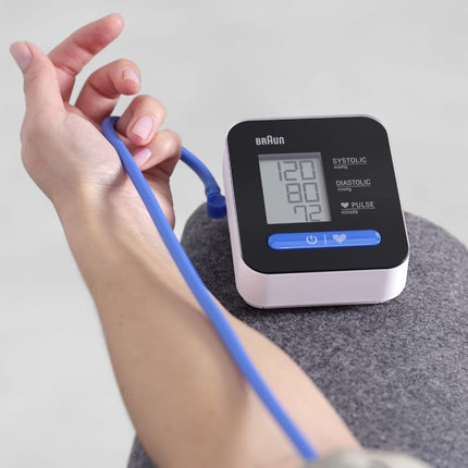 Braun ExactFit™ 1 BUA5000 Πιεσόμετρο Μπράτσου, Κλινικά Επικυρωμένο, Μεγάλη Οθόνη &amp; Universal Περιχειρίδα