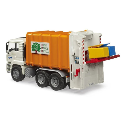 BRUDER 02772 MAN TGA Απορριμματοφόρο Οπίσθιας Φόρτωσης Πραγματική Δράση Καθαριότητας στο Παιχνίδι
