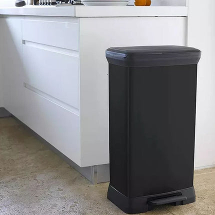 CURVER Κάδος Απορριμμάτων 50L με Πεντάλ &amp; Silent Καπάκι, Κομψός Μεταλλικός Σχεδιασμός