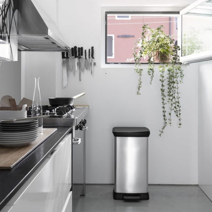 CURVER Deco 50L Κάδος Απορριμμάτων με Πεντάλ, Αντιχαρακτικό Μεταλλικό Φινίρισμα &amp; Αντιοσμικό Καπάκι