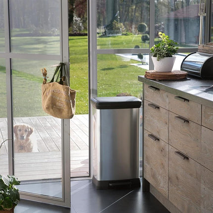 CURVER Deco 50L Κάδος Απορριμμάτων με Πεντάλ, Αντιχαρακτικό Μεταλλικό Φινίρισμα &amp; Αντιοσμικό Καπάκι