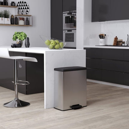 Curver Deco Κάδος Απορριμμάτων 65L με Πεντάλ, Ασημί, Με Soft Close &amp; Anti-Fingerprint Επένδυση