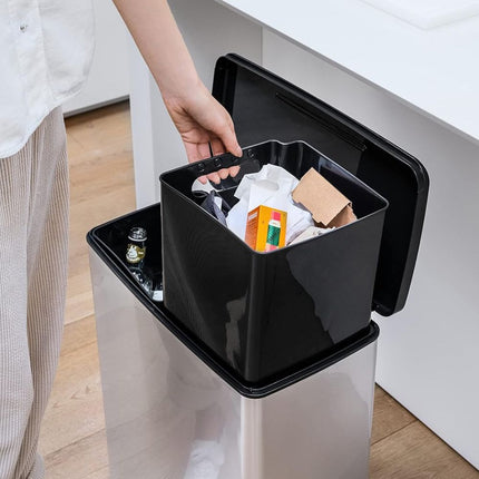 Διπλός Κάδος Ανακύκλωσης Curver Deco 2x26L με Πεντάλ, Μεταλλική Όψη, Αθόρυβο Κλείσιμο