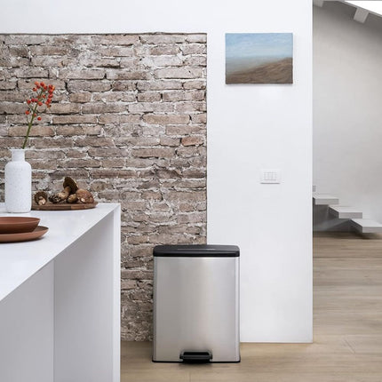 Διπλός Κάδος Ανακύκλωσης Curver Deco 2x26L με Πεντάλ, Μεταλλική Όψη, Αθόρυβο Κλείσιμο