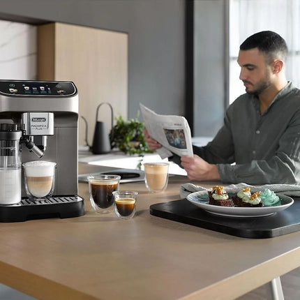 Delonghi Magnifica Plus Αυτόματη Καφετιέρα Espresso 15bar με LatteCrema Hot System, Μύλο 13 Ρυθμίσεων & Προσωποποίηση “My”, ECAM320.70.TB
