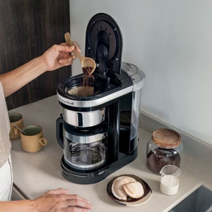 KitchenAid Καφετιέρα Φίλτρου 1.7L 1100W με Προγραμματισμό 24/7, Θερμαινόμενη Πλάκα και Έως 12 Φλιτζάνια Καφέ 5KCM1209BOB Onyx Black