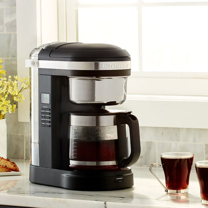 KitchenAid Καφετιέρα Φίλτρου 1.7L 1100W με Προγραμματισμό 24/7, Θερμαινόμενη Πλάκα και Έως 12 Φλιτζάνια Καφέ 5KCM1209BOB Onyx Black