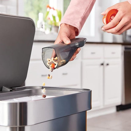 Black & Decker Επαναφορτιζόμενο Σκουπάκι Χειρός 12V με Χωρητικότητα Κάδου 385 ml, Ισχυρή Αναρρόφηση, Αναδιπλούμενα & Ενσωματωμένα Εργαλεία HLVC315B11-QW