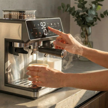 IZZY Barista Expert Ημιαυτόματη Μηχανή Espresso 1450W 20 Bar, Ενσωματωμένος Μύλος με 20 Ρυθμίσεις, Οθόνη Αφής, Cold Brew & Αφρογαλιέρα IZ-6028, Μαύρο