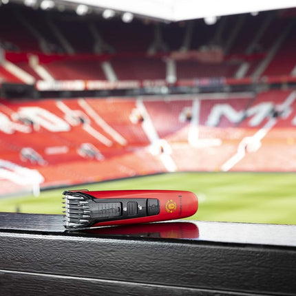 Remington Beard Boss Manchester United Επαναφορτιζόμενο Τρίμερ Γενειάδας με Λεπίδες CaptureTrim, Ρυθμιζόμενο Μήκος Κοπής & Αυτονομία έως 40 Λεπτά MB4128