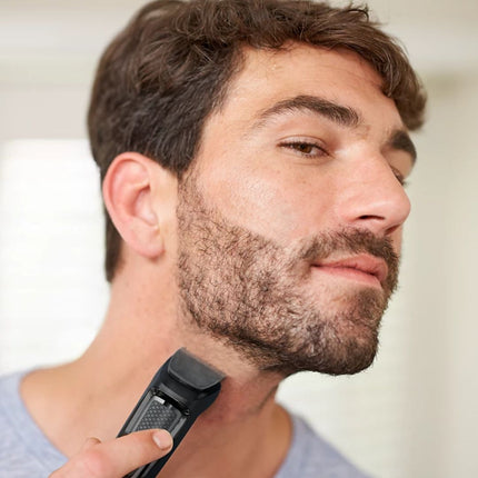 PHILIPS Series 3000 Multigroom 7σε1 Επαναφορτιζόμενο Τρίμερ με 7 Εξαρτήματα Περιποίησης, Αυτοακονιζόμενες Λεπίδες, 5 Χτένες & έως 60 Λεπτά Χρόνο Λειτουργίας MG3720/15