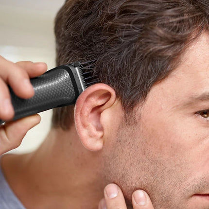 PHILIPS Series 3000 Multigroom 7σε1 Επαναφορτιζόμενο Τρίμερ με 7 Εξαρτήματα Περιποίησης, Αυτοακονιζόμενες Λεπίδες, 5 Χτένες & έως 60 Λεπτά Χρόνο Λειτουργίας MG3720/15