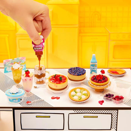 MGA Miniverse Make It Mini Food Diner Series 2A Σετ Δημιουργίας Μινιατούρας Φαγητού DIY σε Συσκευασία Έκπληξη, 8+ Ετών