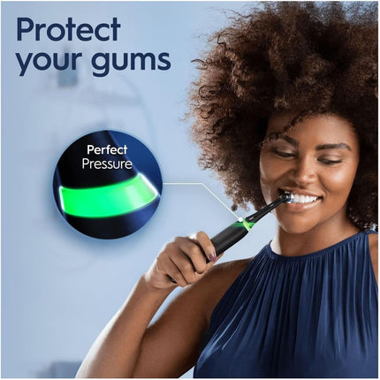 ORAL-B iO4 Ηλεκτρική Οδοντόβουρτσα Μαύρη &amp; Λευκή (2 Λαβές) με 4 Λειτουργίες Καθαρισμού και Θήκη Ταξιδίου