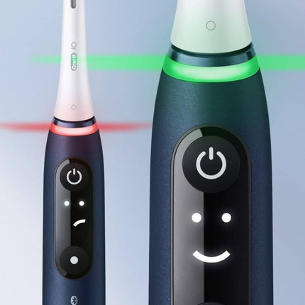 ORAL-B iO7 Ηλεκτρική Οδοντόβουρτσα Μπλε με 5 Λειτουργίες Καθαρισμού και Έξυπνο Αισθητήρα Πίεσης