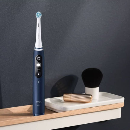 ORAL-B iO7 Ηλεκτρική Οδοντόβουρτσα Μπλε με 5 Λειτουργίες Καθαρισμού και Έξυπνο Αισθητήρα Πίεσης