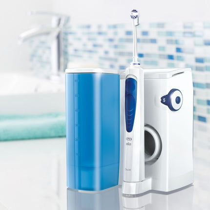 ORAL-B OXYJET MD20 Συσκευή Καταιονισμού που Βοηθά στη Μείωση της Πλάκας και των Βακτηρίων