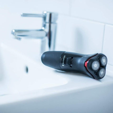 Remington PowerSeries Επαναφορτιζόμενη Περιστροφική Ξυριστική Μηχανή Προσώπου με Τρίμερ, Αντιμικροβιακή Προστασία και Αυτονομία έως 60 Λεπτά PR1330