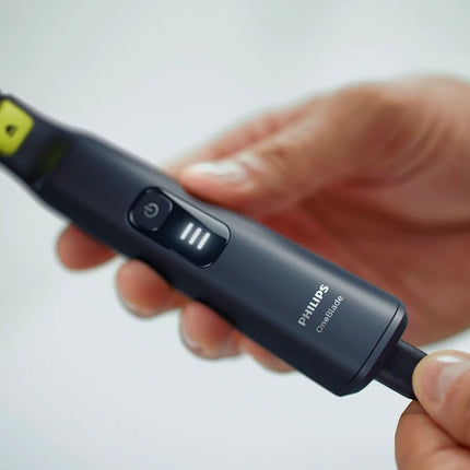 PHILIPS OneBlade Pro 360 Επαναφορτιζόμενη Κουρευτική Μηχανή με Λεπίδα 360°, Χτενάκι ακριβείας 14 θέσεων 0.4 -10 mm, Wet & Dry Χρήση & έως 90 Λεπτά Χρόνο Λειτουργίας QP6541/15