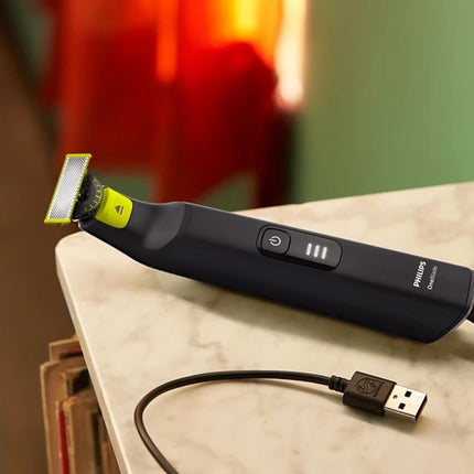 PHILIPS One Blade Pro 360 Επαναφορτιζόμενη Ξυριστική Μηχανή Σώματος & Προσώπου με Πρωτοποριακή Λεπίδα 360°, 14 Ρυθμίσεις Μήκους 0,4-10 mm, Αδιάβροχο, Τεχνολογία Διπλής Προστασίας & έως 90 Λεπτά Λειτουργίας QP6542/15