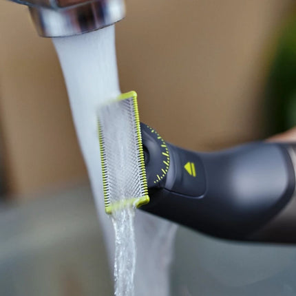 PHILIPS OneBlade Pro 360 Επαναφορτιζόμενη Κουρευτική Μηχανή Σώματος & Προσώπου με Λεπίδα 360°, 14 Ρυθμίσεις Μήκους 0,4-10 mm, Αδιάβροχο, Τεχνολογία Διπλής Προστασίας & έως 120 Λεπτά Λειτουργίας QP6551/15
