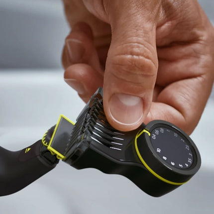 PHILIPS OneBlade Pro 360 Επαναφορτιζόμενη Κουρευτική Μηχανή Σώματος & Προσώπου με Λεπίδα 360°, 14 Ρυθμίσεις Μήκους 0,4-10 mm, Αδιάβροχο, Τεχνολογία Διπλής Προστασίας & έως 120 Λεπτά Λειτουργίας QP6551/15