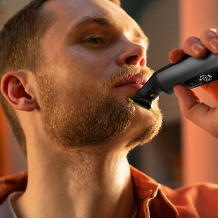 PHILIPS OneBlade Pro 360 Επαναφορτιζόμενη Κουρευτική Μηχανή Σώματος & Προσώπου με Λεπίδα 360°, 14 Ρυθμίσεις Μήκους 0,4-10 mm, Αδιάβροχο, Τεχνολογία Διπλής Προστασίας & έως 120 Λεπτά Λειτουργίας QP6551/15