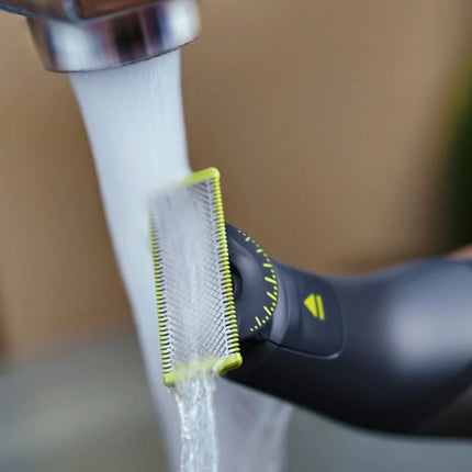 PHILIPS OneBlade Pro 360 Επαναφορτιζόμενη Κουρευτική Μηχανή Σώματος & Προσώπου με Λεπίδα 360°, 20 Ρυθμίσεις Μήκους 0,4-10 mm, Αδιάβροχο, Τεχνολογία Διπλής Προστασίας & έως 120 Λεπτά Λειτουργίας QP6552/15