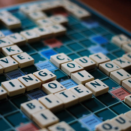 Scrabble Original Το Κλασικό Παιχνίδι Λέξεων για 2-4 Παίκτες, 10+ ετών