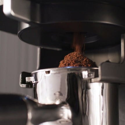 KitchenAid Ημιαυτόματη Μηχανή Espresso 15bar με Ενσωματωμένο Μύλο και Αντλία 5KES6551BBK Cast Iron Black