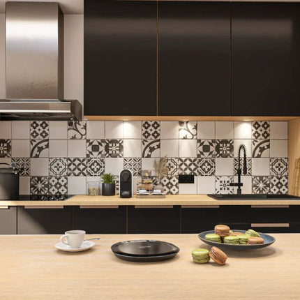 Terraillon Macaron+ Intense Black Ηλεκτρονική Ζυγαριά Κουζίνας με Ακρίβεια Γραμμαρίου, Οθόνη LCD, Γαλλικό Design και Ζύγιση έως 5 kg 15249 Μαύρο